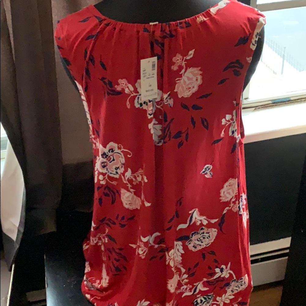 Red blouse - Picture 3 of 4